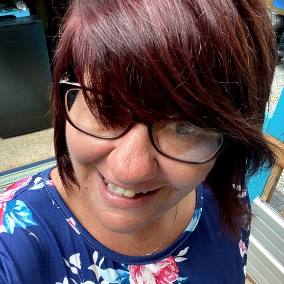 Meet your Posher, Stacey Renee - Picture 2 of 2